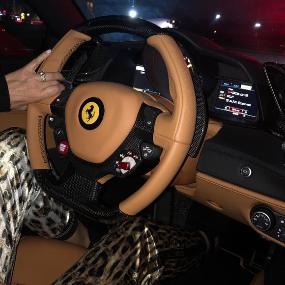 Meet your Posher, Michelle - Picture 1 of 1